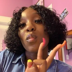 Meet your Posher, Shania